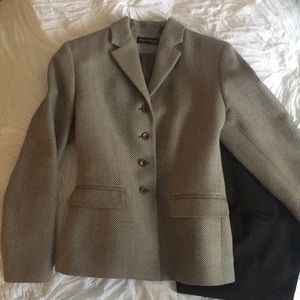 Valerie Stevens herringbone blazer